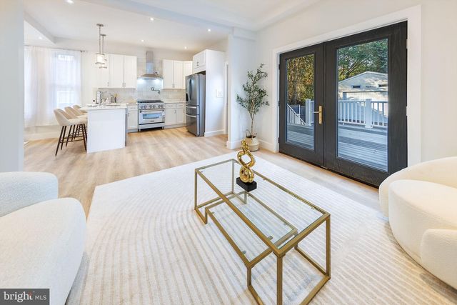 2806 FRANKLIN ST NE, Washington, DC 20018