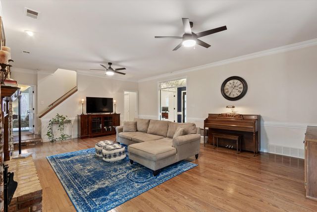 2801 E LEVEE OAKS DR, Collierville, TN 38017