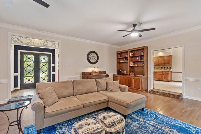2801 E LEVEE OAKS DR, Collierville, TN 38017
