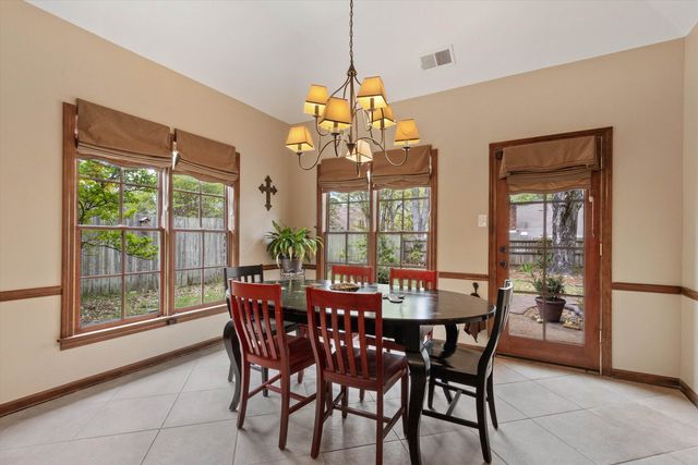 2801 E LEVEE OAKS DR, Collierville, TN 38017