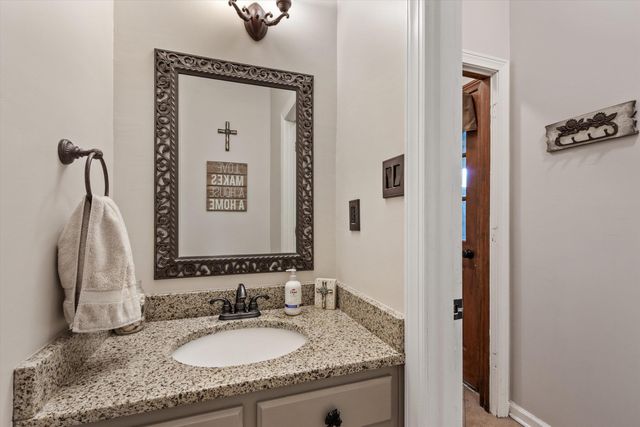 2801 E LEVEE OAKS DR, Collierville, TN 38017