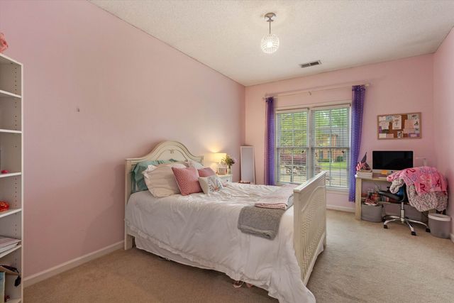 2801 E LEVEE OAKS DR, Collierville, TN 38017