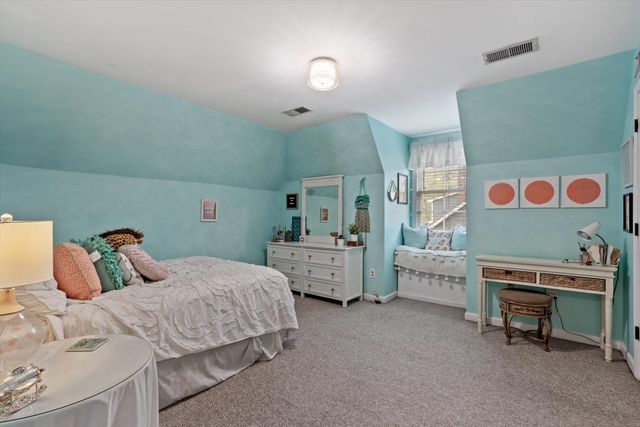 2801 E LEVEE OAKS DR, Collierville, TN 38017