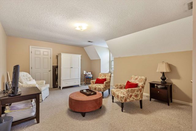 2801 E LEVEE OAKS DR, Collierville, TN 38017