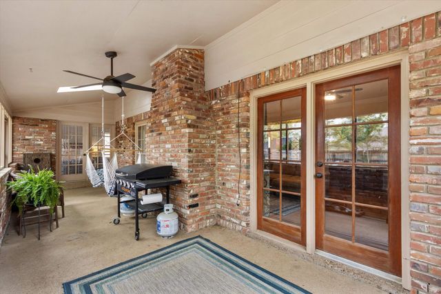 2801 E LEVEE OAKS DR, Collierville, TN 38017