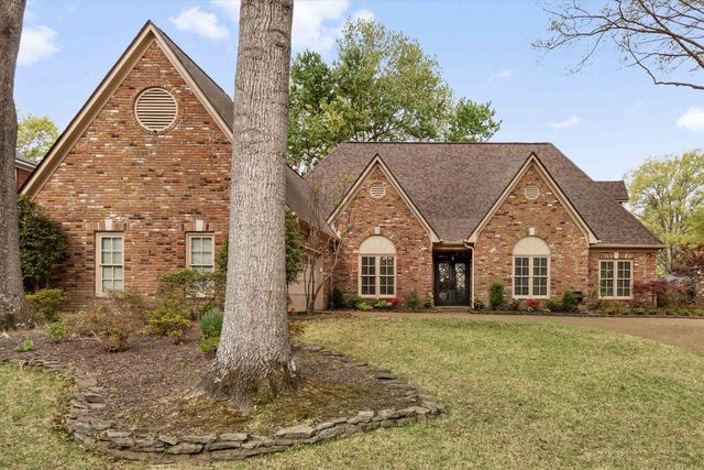2801 E LEVEE OAKS DR, Collierville, TN 38017