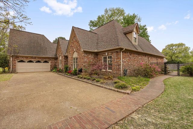 2801 E LEVEE OAKS DR, Collierville, TN 38017