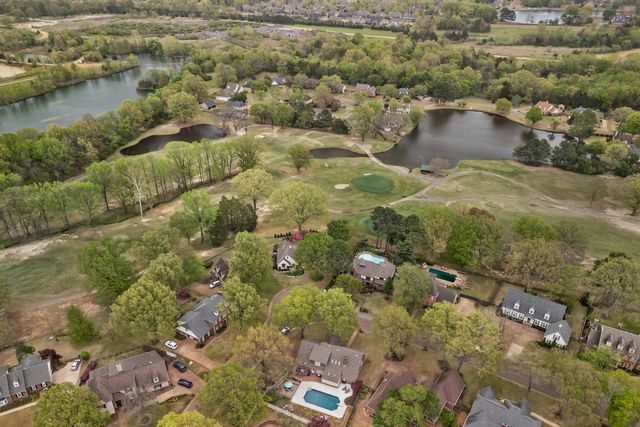 2801 E LEVEE OAKS DR, Collierville, TN 38017
