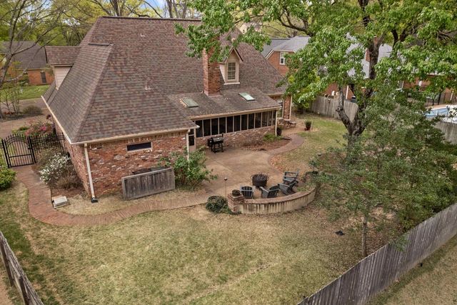2801 E LEVEE OAKS DR, Collierville, TN 38017