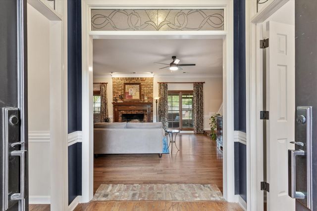 2801 E LEVEE OAKS DR, Collierville, TN 38017