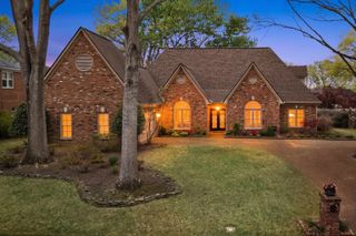 2801 E LEVEE OAKS DR, Collierville, TN 38017