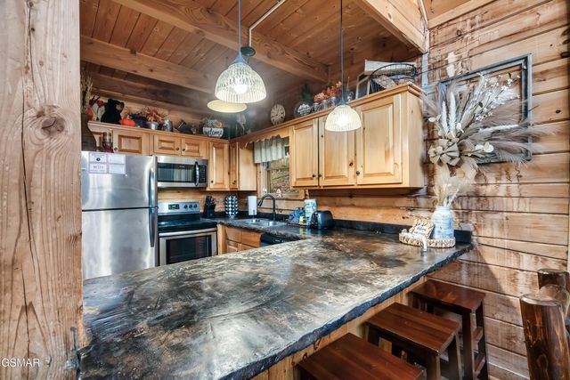 1617 Silver Poplar Lane, Sevierville, TN 37876