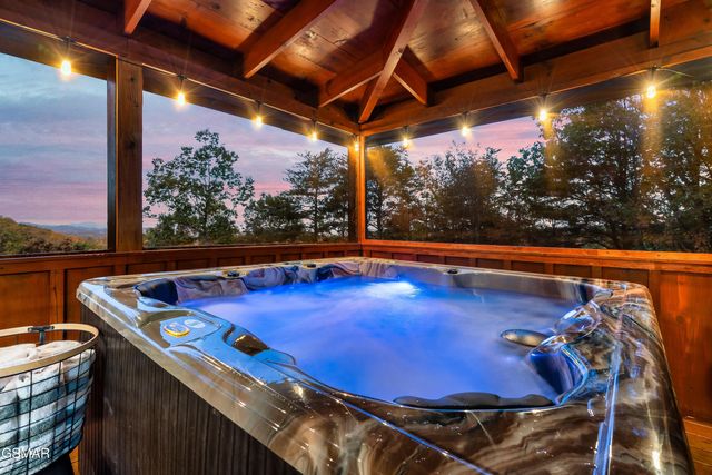 1617 Silver Poplar Lane, Sevierville, TN 37876