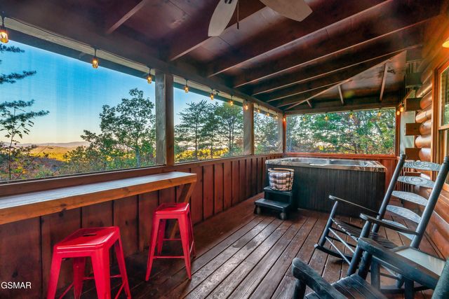 1617 Silver Poplar Lane, Sevierville, TN 37876