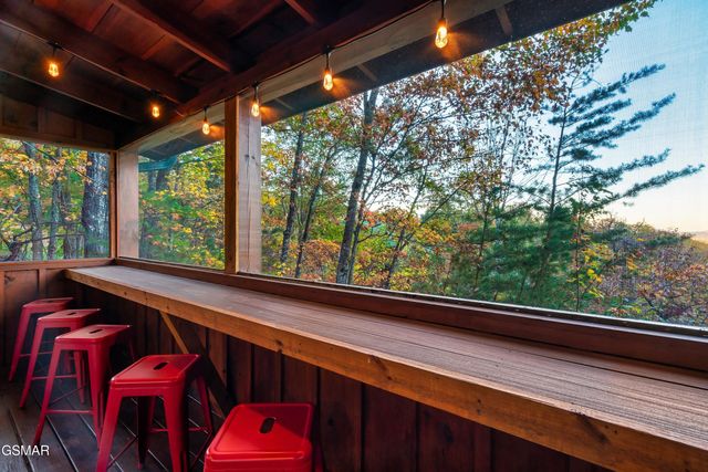 1617 Silver Poplar Lane, Sevierville, TN 37876