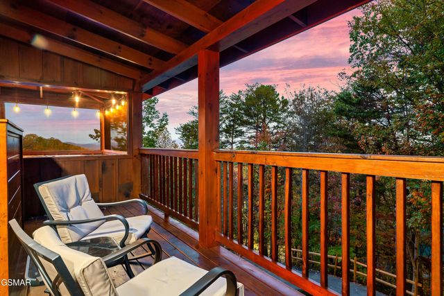 1617 Silver Poplar Lane, Sevierville, TN 37876