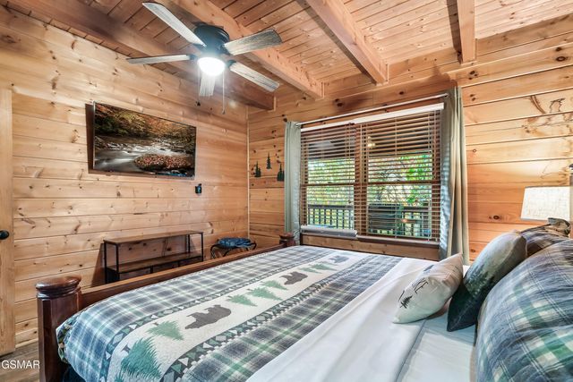 1617 Silver Poplar Lane, Sevierville, TN 37876