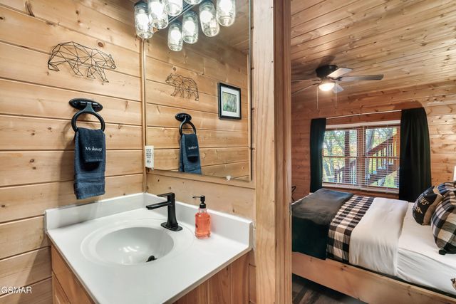 1617 Silver Poplar Lane, Sevierville, TN 37876