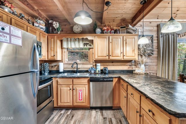 1617 Silver Poplar Lane, Sevierville, TN 37876