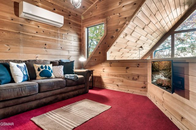 1617 Silver Poplar Lane, Sevierville, TN 37876