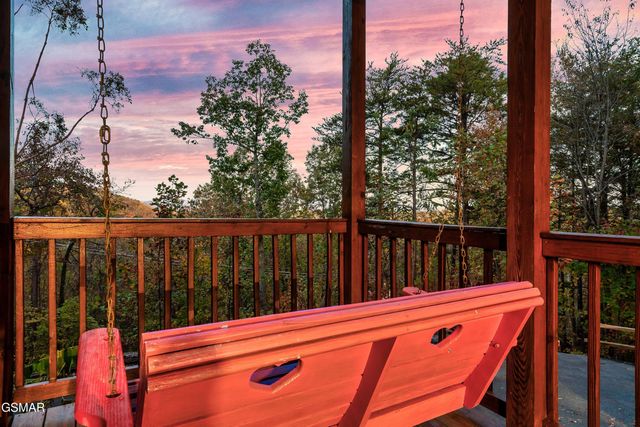 1617 Silver Poplar Lane, Sevierville, TN 37876