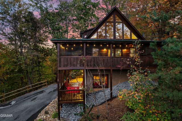 1617 Silver Poplar Lane, Sevierville, TN 37876