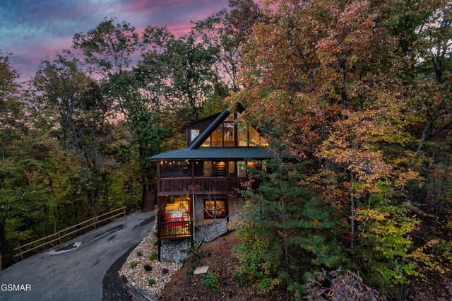 1617 Silver Poplar Lane, Sevierville, TN 37876