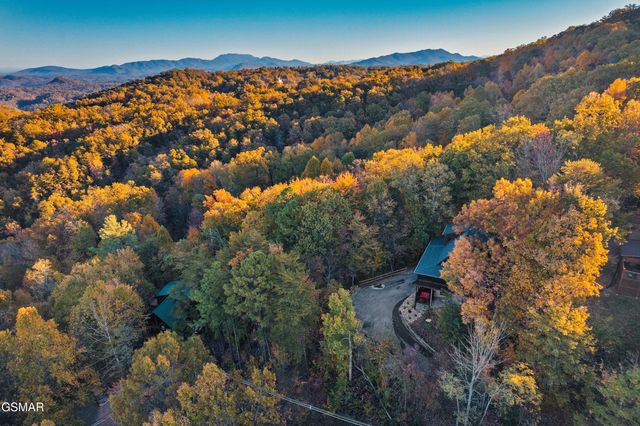 1617 Silver Poplar Lane, Sevierville, TN 37876