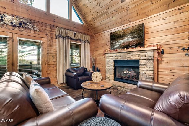 1617 Silver Poplar Lane, Sevierville, TN 37876