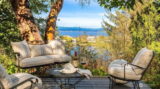 1363 Country Club Drive, Camano Island, WA 98282