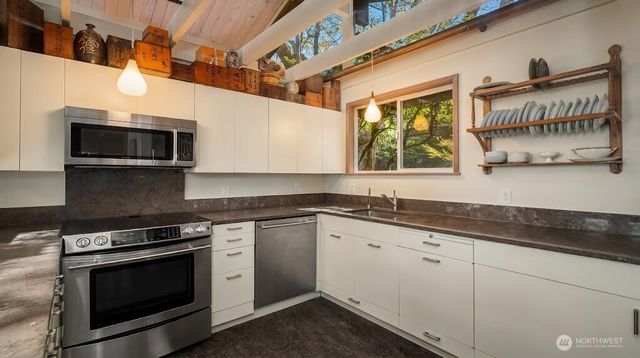 1363 Country Club Drive, Camano Island, WA 98282