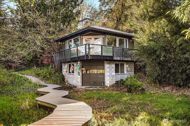 1363 Country Club Drive, Camano Island, WA 98282