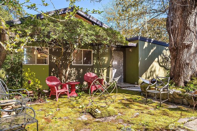 1363 Country Club Drive, Camano Island, WA 98282