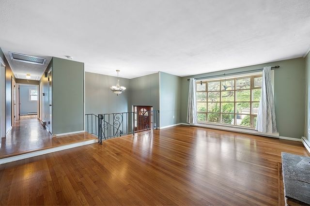 36 Roman Dr, Shrewsbury, MA 01545