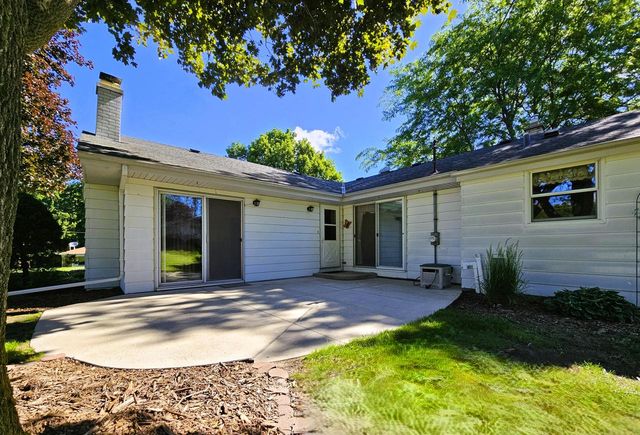 W225N8303 Longview DRIVE, Lisbon, WI 53089