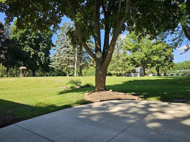 W225N8303 Longview DRIVE, Lisbon, WI 53089