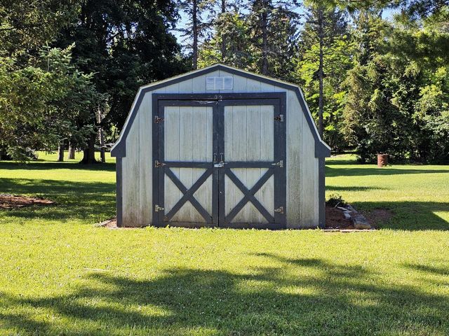 W225N8303 Longview DRIVE, Lisbon, WI 53089