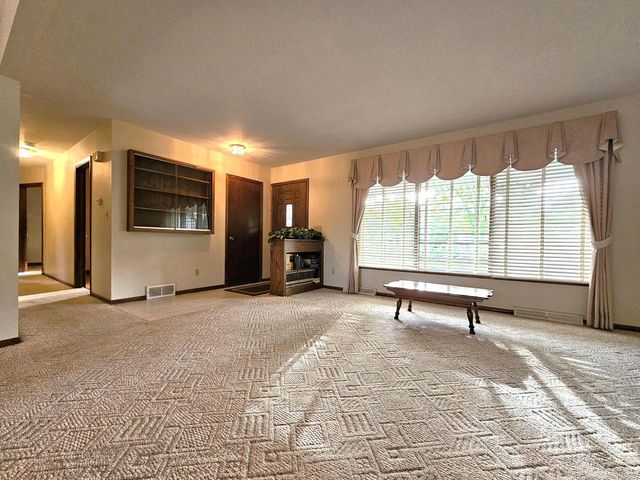W225N8303 Longview DRIVE, Lisbon, WI 53089