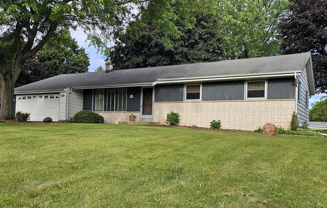 W225N8303 Longview DRIVE, Lisbon, WI 53089