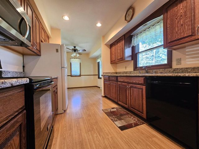 W225N8303 Longview DRIVE, Lisbon, WI 53089