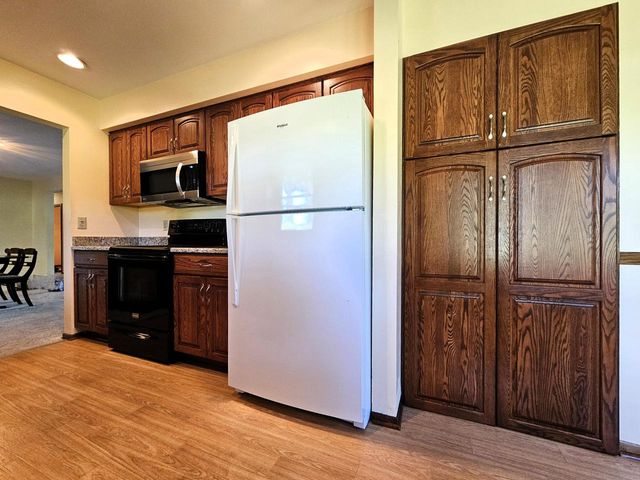 W225N8303 Longview DRIVE, Lisbon, WI 53089