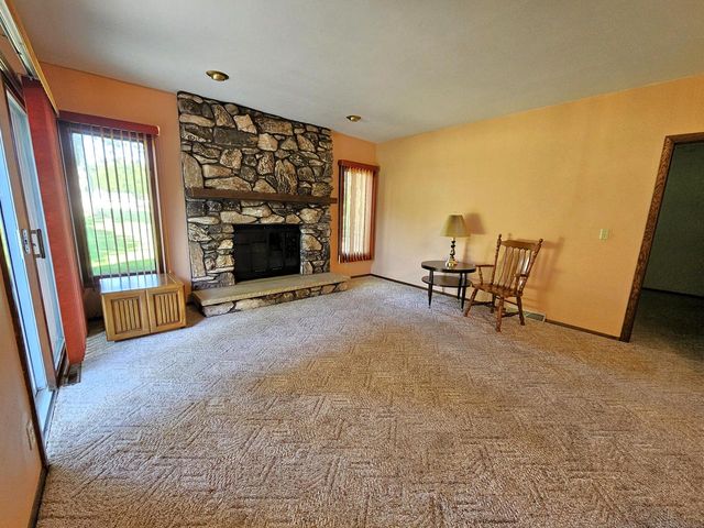 W225N8303 Longview DRIVE, Lisbon, WI 53089