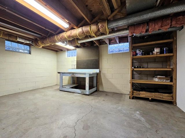 W225N8303 Longview DRIVE, Lisbon, WI 53089