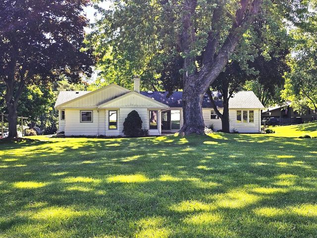 W225N8303 Longview DRIVE, Lisbon, WI 53089