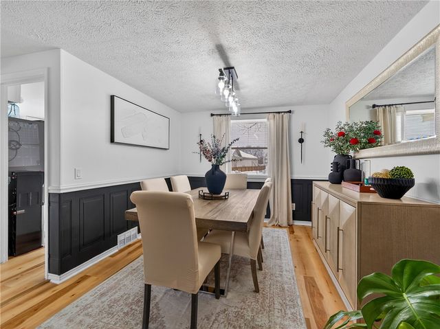 22 Ridgewood Road, Greece, NY 14626