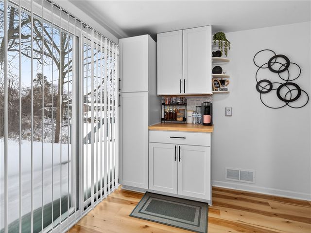 22 Ridgewood Road, Greece, NY 14626