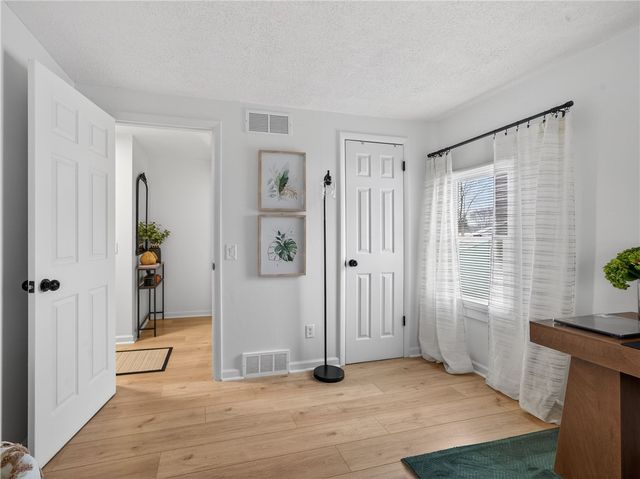 22 Ridgewood Road, Greece, NY 14626