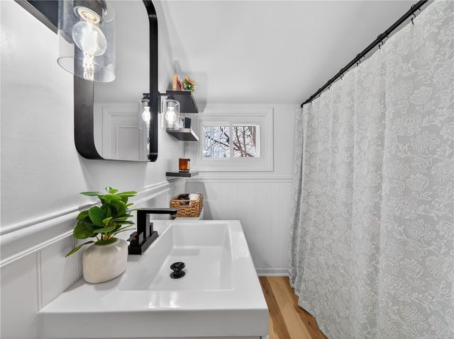 22 Ridgewood Road, Greece, NY 14626