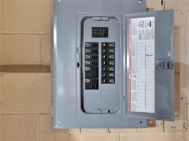 22 Ridgewood Road, Greece, NY 14626