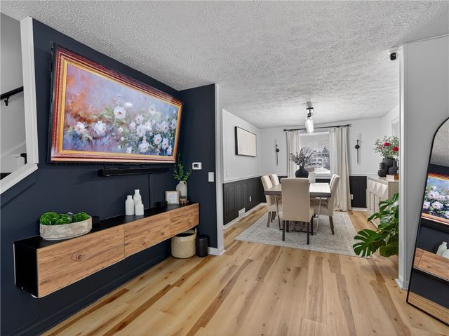 22 Ridgewood Road, Greece, NY 14626